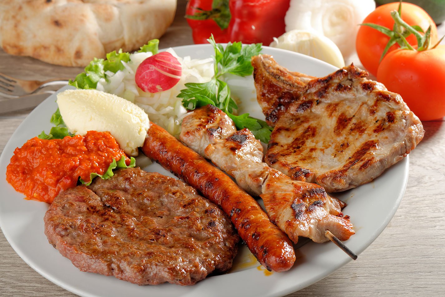Plato de carne procesada
