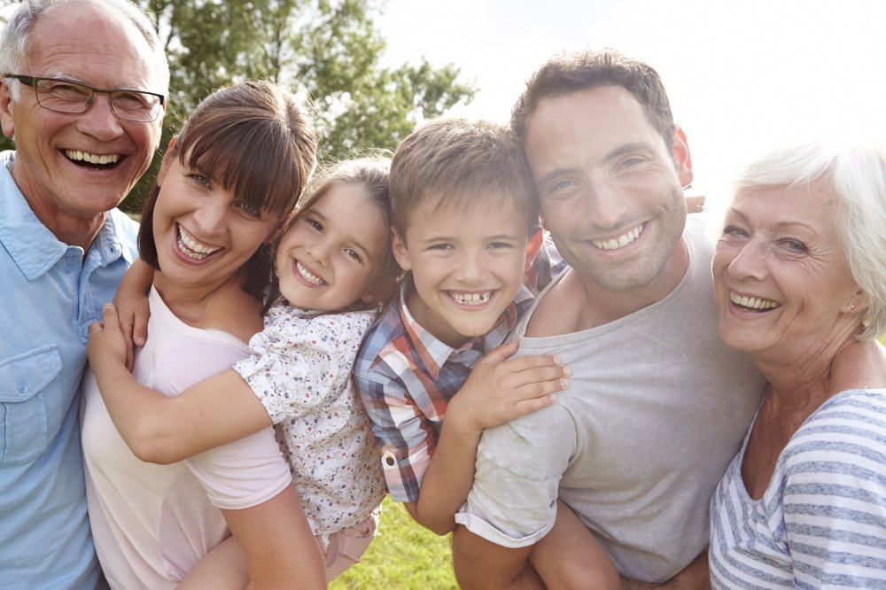familia, nuera y yerno