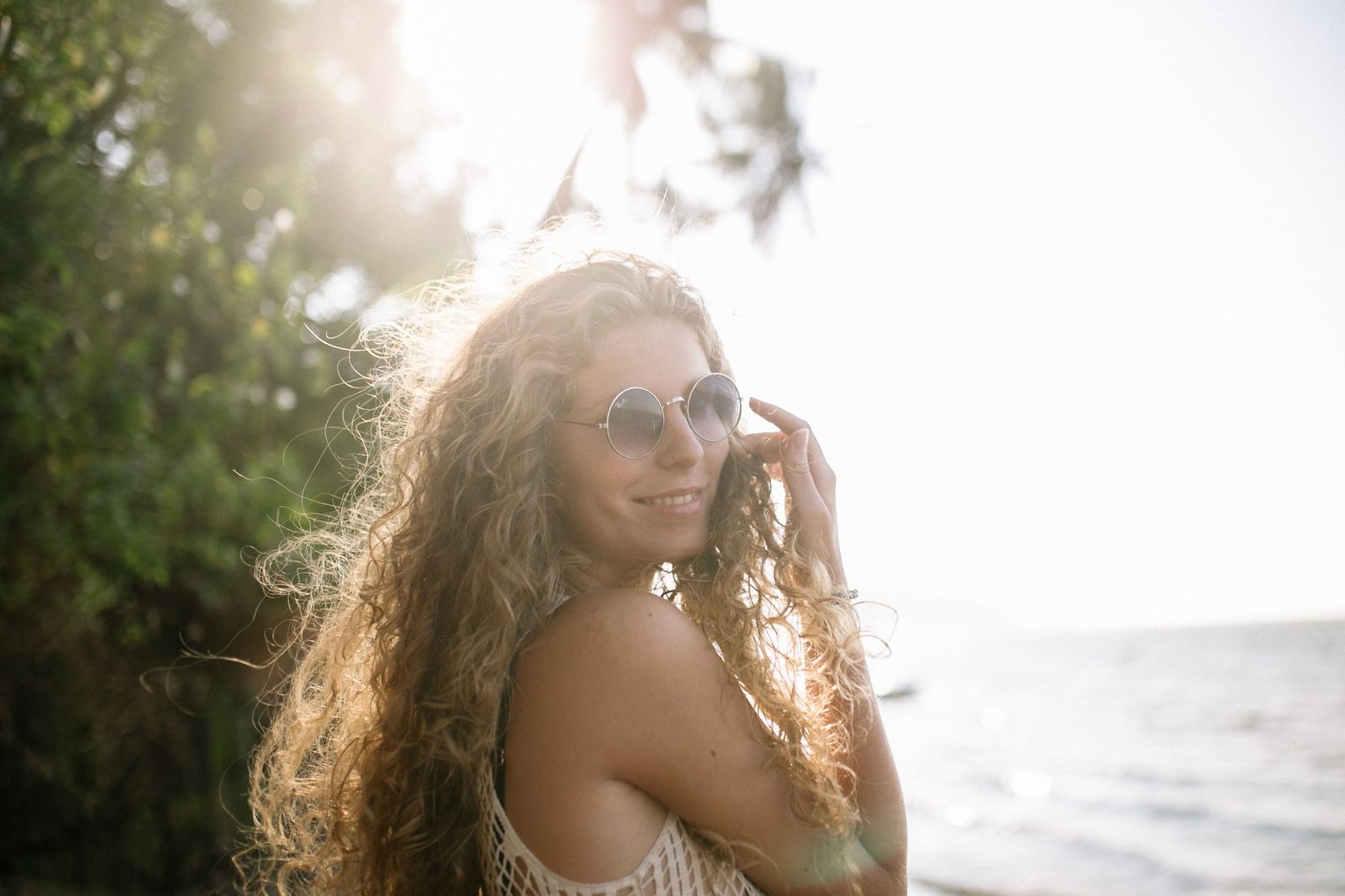 Melena al sol en la playa