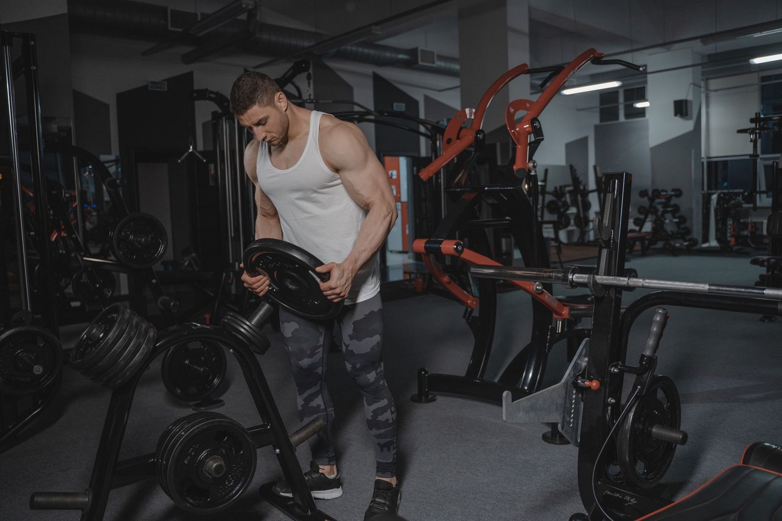 Entrenamiento de fuerza en el gimnasio