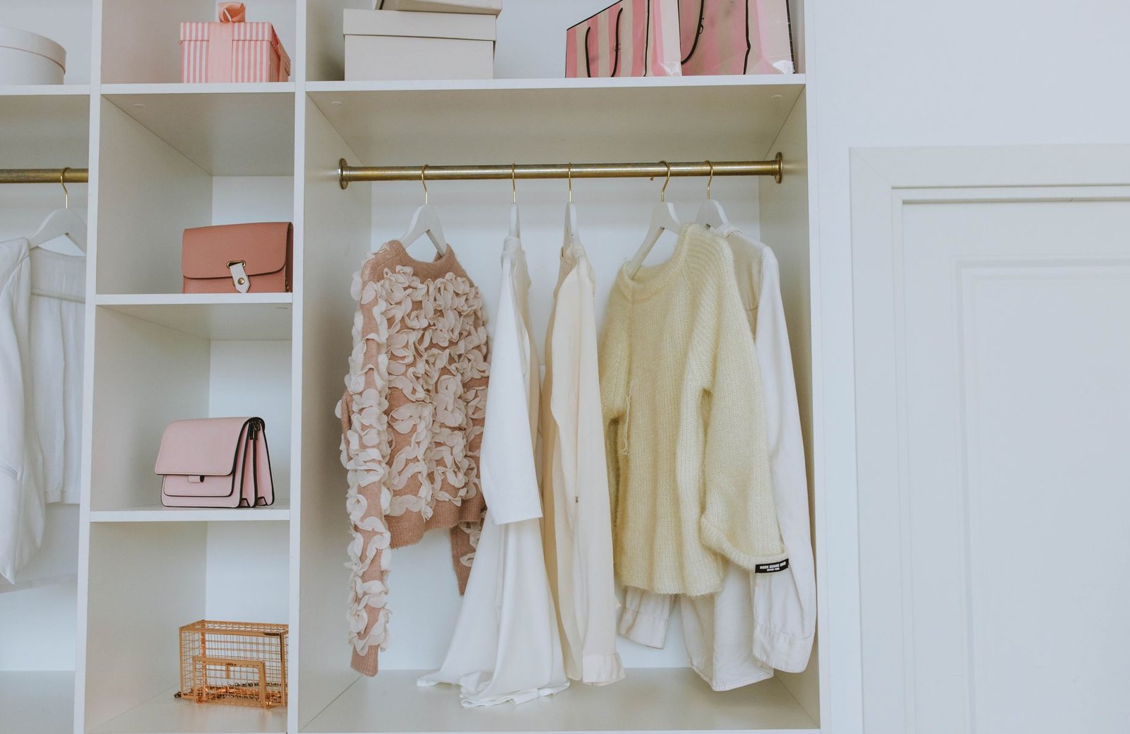 Ropa de invierno doblada para guardar