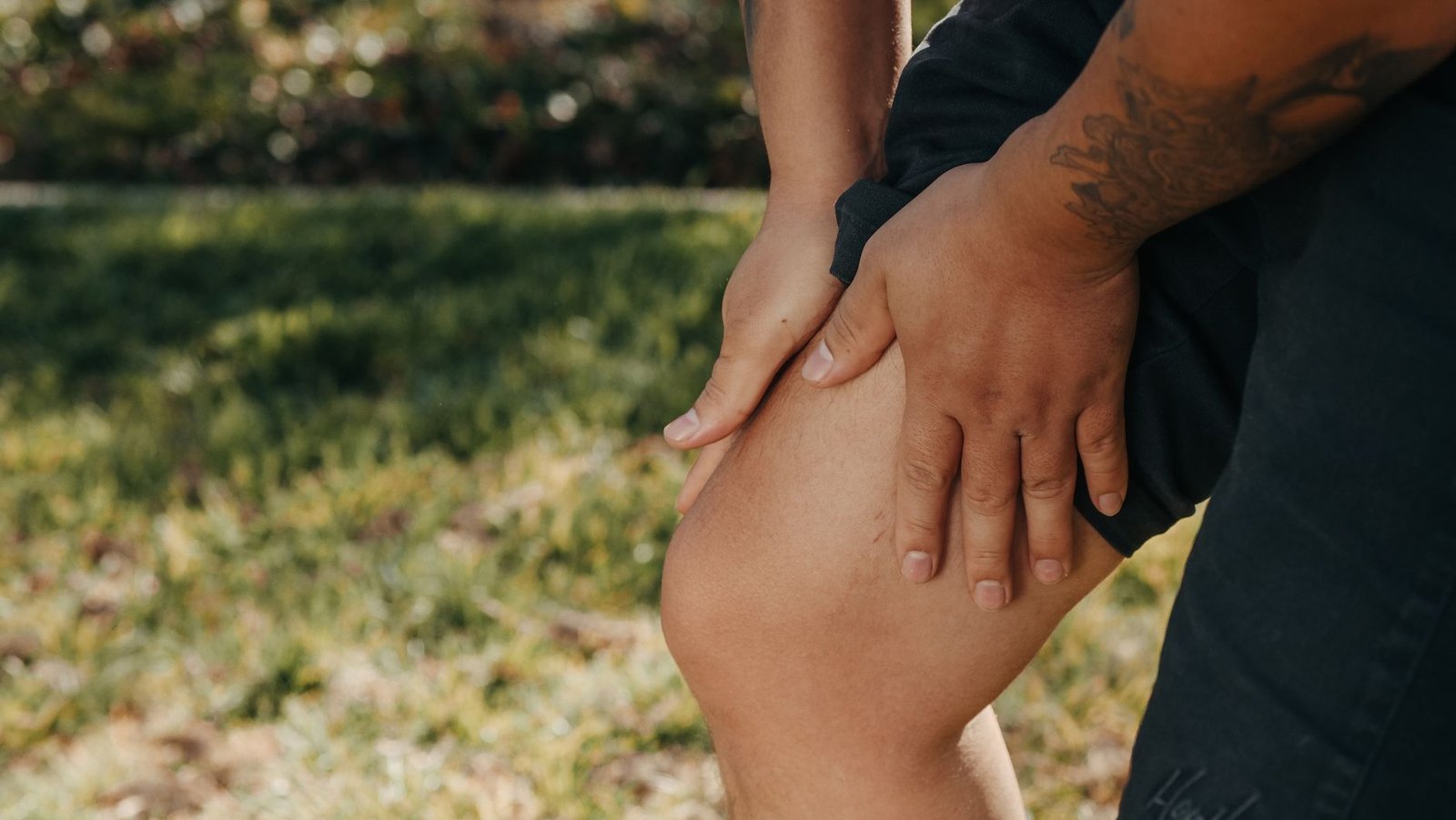 Molestia de rodilla al bajar escaleras
